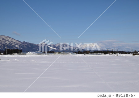 寒い日氷点下の朝 志和三山と岩手山 99128767