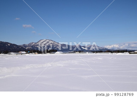 寒い日氷点下の朝 99128769