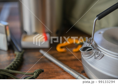 アウトドアキャンプ道具 クローズアップ撮影素材 アウトドアキャンプ道具 クローズアップ撮影素材 99133294