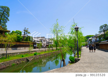 【岡山県】4月・爽やかな青空の下、新緑時期の倉敷美観地区を家族で観光 【岡山県】4月・爽やかな青空の下、新緑時期の倉敷美観地区を家族で観光 99135520