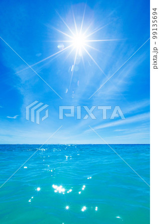 Ocean and perfect sky 99135694
