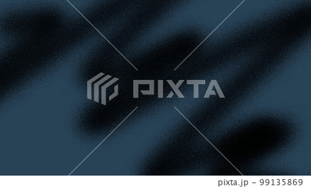 青い背景色に黒インクのスプレー跡 99135869