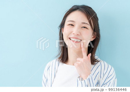 デンタルケア　歯　ビューティー　女性 99136446