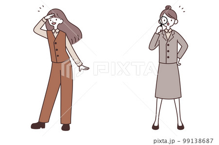 何かを発見する女性 99138687