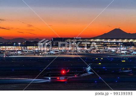 《東京都》羽田空港の夜景・富士山までいちぼう 99139393