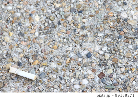 タバコのポイ捨て 99139571