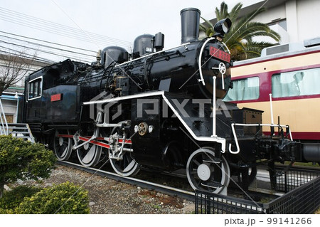 車両工場に停車するC12形蒸気機関車(C12形222号機) 車両工場に停車するC12形蒸気機関車(C12形222号機) 99141266