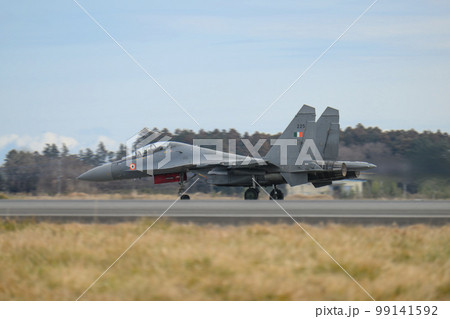 インド空軍スホーイSu-30MKI離陸 インド空軍スホーイSu-30MKI離陸 99141592