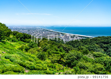 【神奈川県】湘南の街並み（7月） 99141756