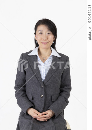 中年女性の証明写真 中年女性の証明写真 99142113