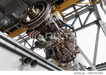 Installation of a gas turbine engine to generate electricity after repair and maintenance Installation of a gas turbine engine to generate electricity after repair and maintenance 99145381