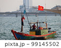 ベトナム・ドンホイの漁村 99145502