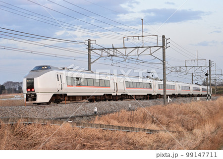 高崎線 本庄ー岡部 JR東日本 651系1000番台 OM206編成(大宮) 草津 あかぎ 高崎線 本庄ー岡部 JR東日本 651系1000番台 OM206編成(大宮) 草津 あかぎ 99147711