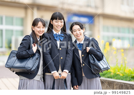 女子高生　通学　制服 99149825
