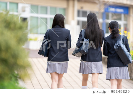 女子高生　通学　制服 99149829