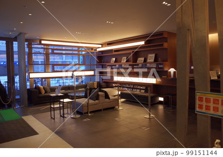 ホテルフロントとラウンジの風景_三井ガーデンホテル札幌 99151144