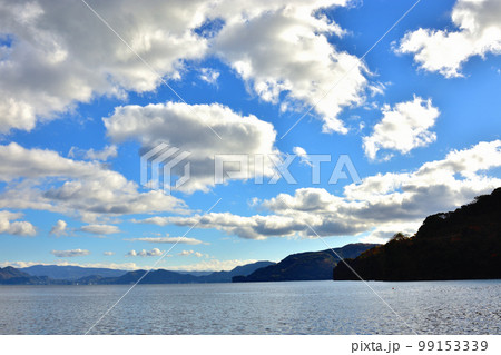 駿河湾と晩秋の空 99153339