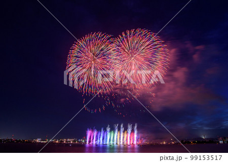 夏の風物詩　桑名水郷花火大会 99153517