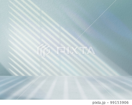 ブラインドの影、化粧品やパッケージの背景素材 99153906