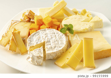 新鮮で美味しいチーズの盛り合わせ 新鮮で美味しいチーズの盛り合わせ 99155999