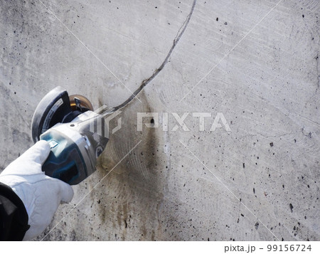 外壁のひび割れ補修（Vカット施工状況） 99156724