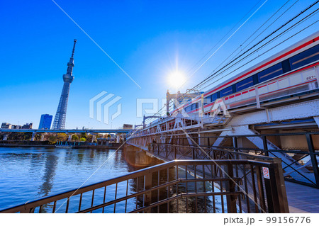東京　墨田区　すみだリバーウォークとスカイツリー 99156776