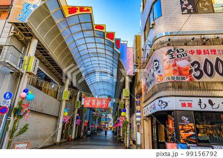 東京　台東区　浅草1丁目の都市風景　すしや通り 99156792