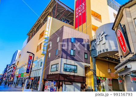東京 台東区 浅草1丁目の都市風景 浅草ROX・3G店と新仲見世商店街 東京 台東区 浅草1丁目の都市風景 浅草ROX・3G店と新仲見世商店街 99156793