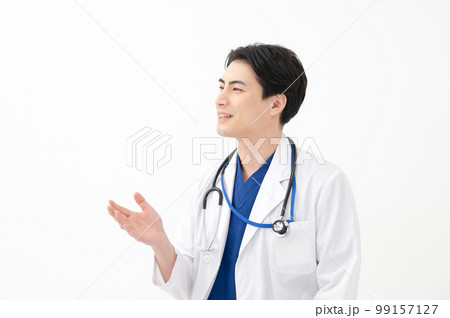 白衣の男性　ドクター　インタビュー 99157127