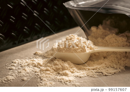 プロテインパウダー　プロテインのイメージ素材 99157607