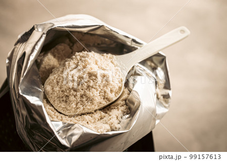 プロテインパウダー　プロテインのイメージ素材 99157613