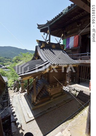 新緑の長谷寺　三百余社　奈良県桜井市初瀬 99158855