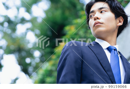 クールな若いビジネスマン クールな若いビジネスマン 99159066