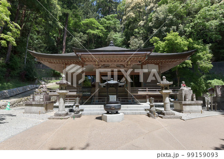 新緑の長谷寺 弘法大師御影堂 奈良県桜井市初瀬 新緑の長谷寺 弘法大師御影堂 奈良県桜井市初瀬 99159093
