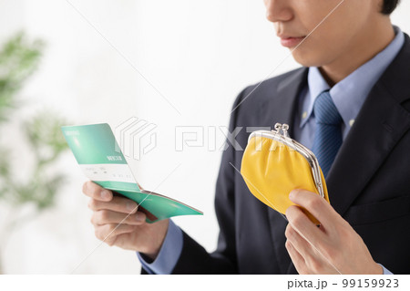ビジネスマン　財布　通帳　パーツ 99159923