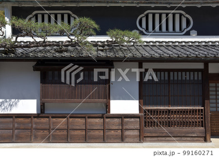 新緑の長谷寺 門前町の民家 奈良県桜井市初瀬 新緑の長谷寺 門前町の民家 奈良県桜井市初瀬 99160271