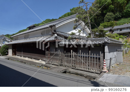 新緑の長谷寺　門前町の民家　奈良県桜井市初瀬 99160276