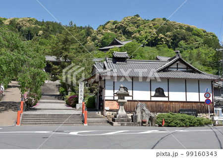 新緑の長谷寺　入口の外景　奈良県桜井市初瀬 99160343