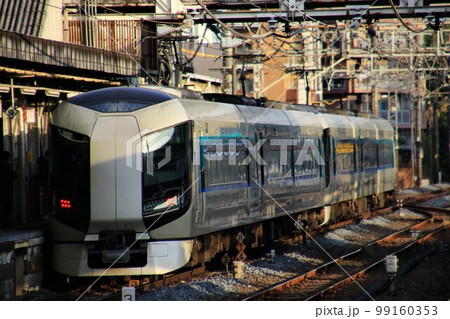 100年を超える歴史の地上線・地上駅『春日部駅』を行く東武特急・リバティ500系 100年を超える歴史の地上線・地上駅『春日部駅』を行く東武特急・リバティ500系 99160353