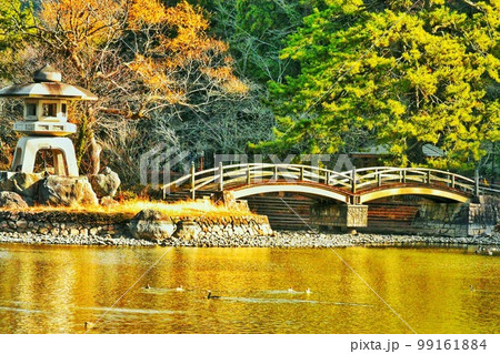 湖と灯篭 湖と灯篭 99161884