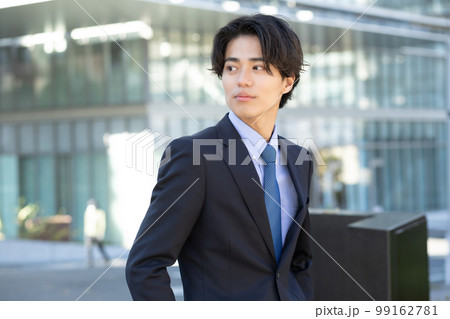 ビジネスマン 若い男性 ビジネスマン 若い男性 99162781