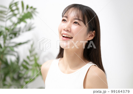 若い女性　ポートレート 99164379