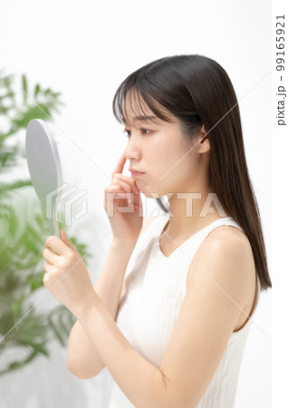 ビューティー　女性　鏡 99165921