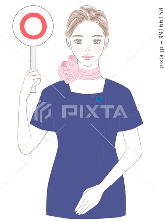 マルのサインを掲げる制服姿の女性 マルのサインを掲げる制服姿の女性 99166158