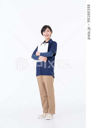 若い介護福祉士の女性 若い介護福祉士の女性 99166398