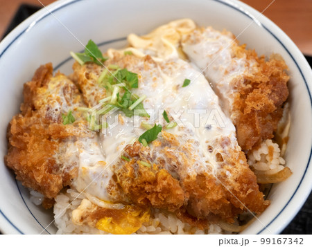 カツ丼 99167342