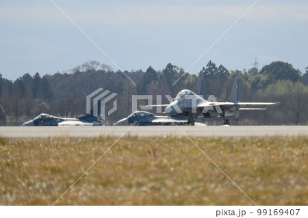 インド空軍スホーイSu-30MKIタキシング インド空軍スホーイSu-30MKIタキシング 99169407