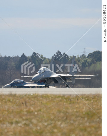 インド空軍スホーイSu-30MKIタキシング インド空軍スホーイSu-30MKIタキシング 99169421