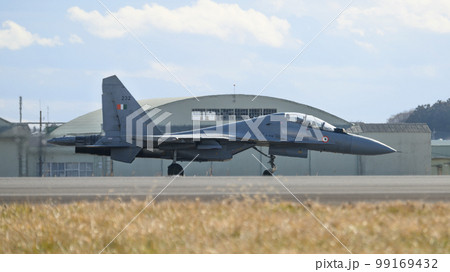 インド空軍スホーイSu-30MKIタキシング 99169432