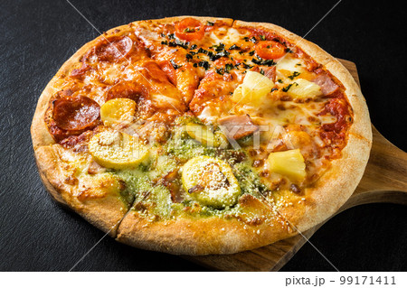 ホームメイドピッツア　Italian home-made pizza 99171411